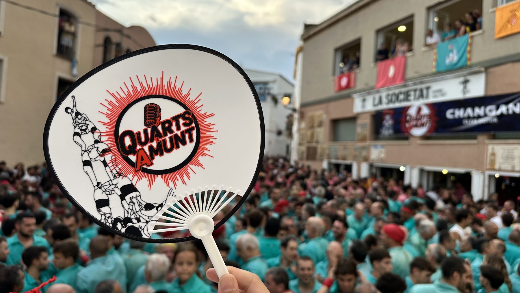Plaça plena en una diada de Quarts Amunt